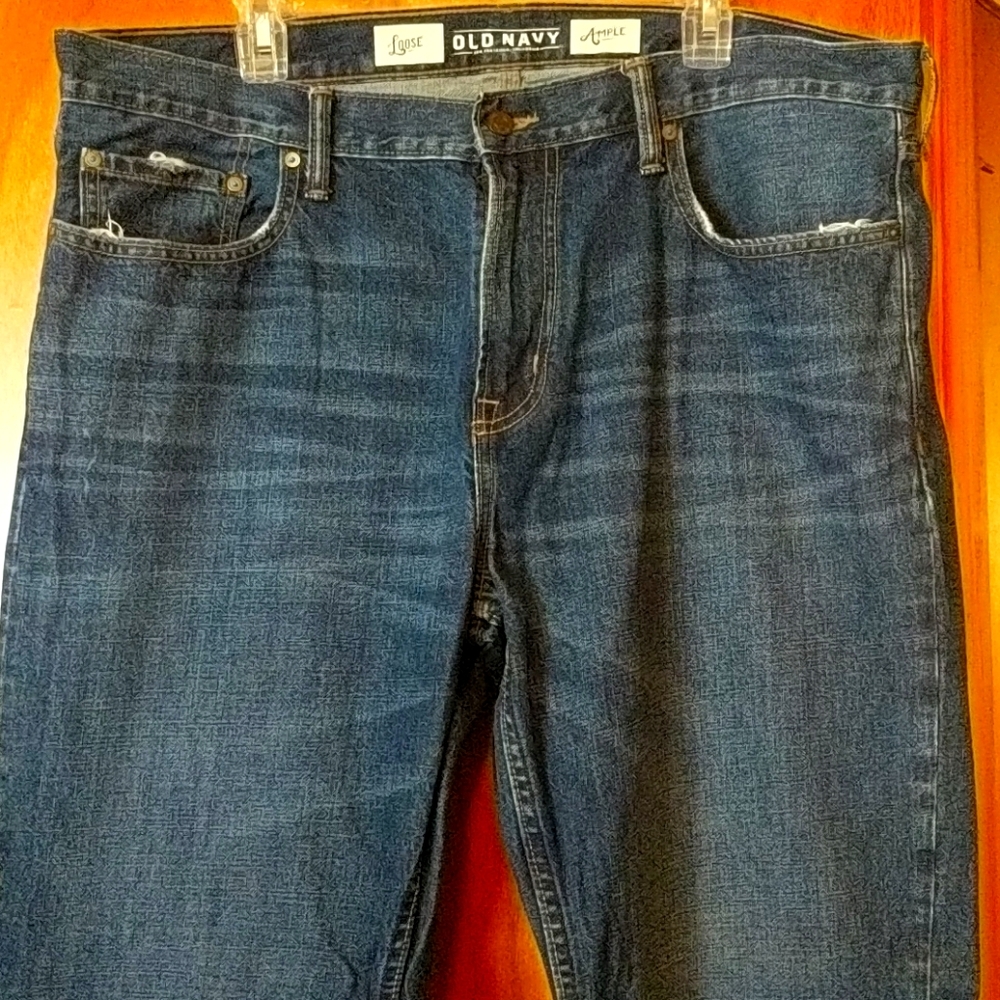 NWOT Old Navy Loose Fit Jeans - Size 38x32